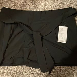 Athleta black Skyline II Shorts NWT Black Size 18